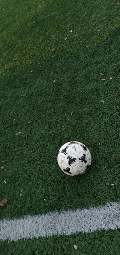 الجزائر تبدأ تصفيات أمم أفريقيا 2023 بانتصار مثير أمام أوغندا